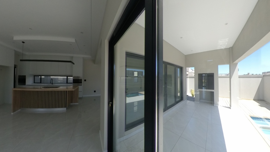 3 Bedroom Property for Sale in Sandown Western Cape